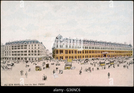 Vue extérieure du magasin au bon marche dans la Rue du Bac, Paris, France. Date : vers 1910 Banque D'Images