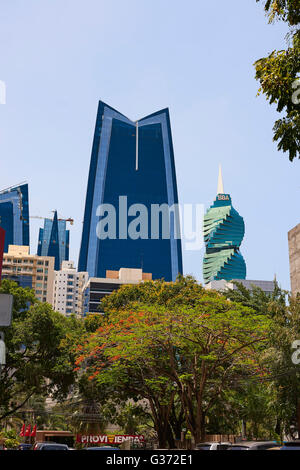 Soho Mall Tower et El Tornillo, Panama, République de Panama, Amérique Centrale Banque D'Images