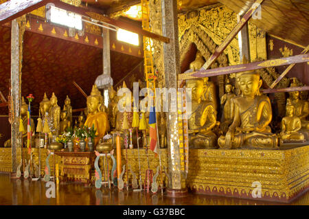 Stupa doré de Wat Zom Kham / Wat Jom Kham, temple bouddhiste, Keng Tung / Kengtung, Shan State, Myanmar / Birmanie Banque D'Images