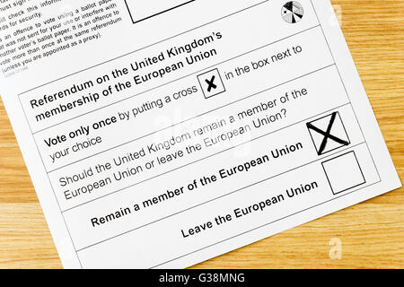 UK. 9 juin, 2016. Bulletin de vote pour le Royaume-Uni référendum sur l'adhésion à l'Union européenne Crédit : Stephen French/Alamy Live News Banque D'Images