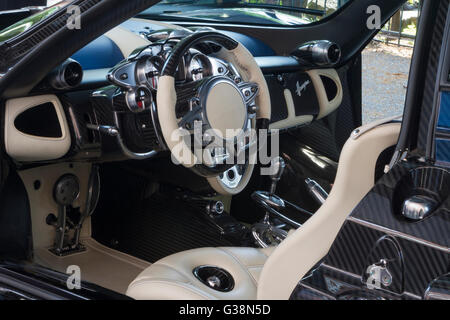 Turin, Italie, 8 juin 2016. Pagani Huayra intérieur de BC Pearl Banque D'Images