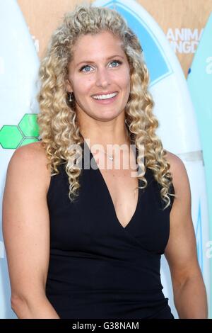 Venice Beach, CA. 8 juin, 2016. Lindsey Jacobellis devant le hall des arrivées pour TNT's Animal Kingdom Series Premiere, la Chambre Rose, Venice Beach, CA, le 8 juin 2016. © Priscille Grant/Everett Collection/Alamy Live News Banque D'Images