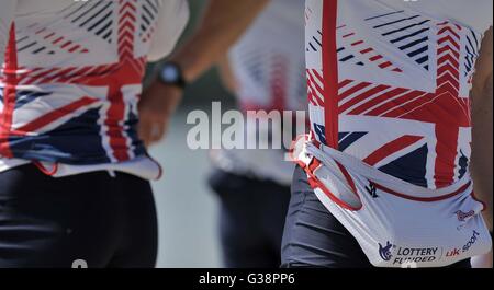 Lacs de Caversham, Berkshire, Royaume-Uni. 9 juin, 2016. Drapeaux de l'Union européenne financée par la loterie nationale. Formation de l'équipe d'aviron pour les Jeux Olympiques de Rio2016. Redgrave Pinsent centre d'aviron. Caversham Lacs. Dans le Berkshire. UK. 09/06/2016. Credit : Sport en images/Alamy Live News Banque D'Images