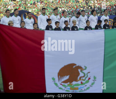 Los Angeles, Californie, USA. 9 juin, 2016. L'équipe du Mexique dans un match de football de la Copa America entre le Mexique et l'ÃŠJamaica du groupe C au Rose Bowl de Pasadena, Californie, 9 juin 2016. Le Mexique a gagné 2-0. Ringo : crédit Chiu/ZUMA/Alamy Fil Live News Banque D'Images