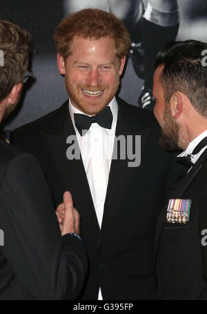 29 avril 2016 - Le Prince Harry assistant à BT Sport Awards au Battersea Evolution de Londres, Royaume-Uni. Banque D'Images