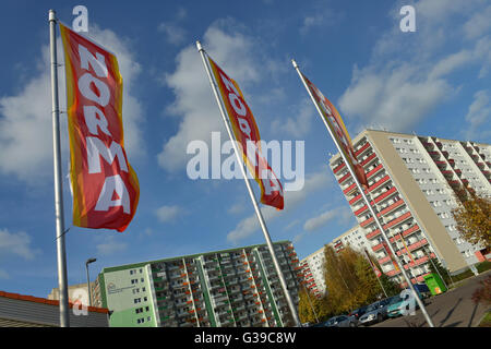 Plattenbauten, Bruno-Apitz-Strasse, Buch, Berlin, Deutschland Banque D'Images