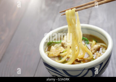 Udon au curry, soupe de nouilles japonaises lave Banque D'Images