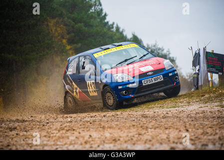 Ford Fiesta à Aldershot, Rallye Tempest Banque D'Images