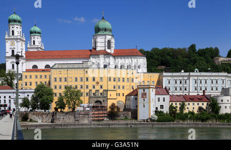 Allemagne, Bavière, Passau, Dom, la cathédrale St Stephan, Skyline, Auberge de rivière, Banque D'Images