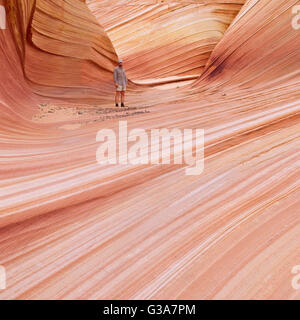 Self Portrait de John l'agnelage en grès tourbillonnant de la zone de courbe en paria canyon-Vermillion Cliffs wilderness, arizona Banque D'Images