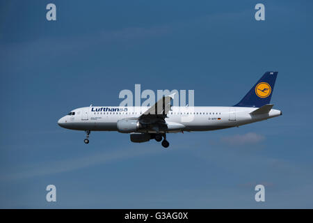 Lufthansa Airbus 320-211 (Troisdorf) Enregistrement de série D-AIPP. 10 405 SCO. Banque D'Images