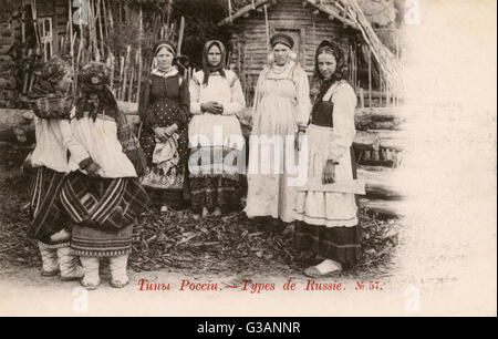 Femmes russes en costume traditionnel Banque D'Images