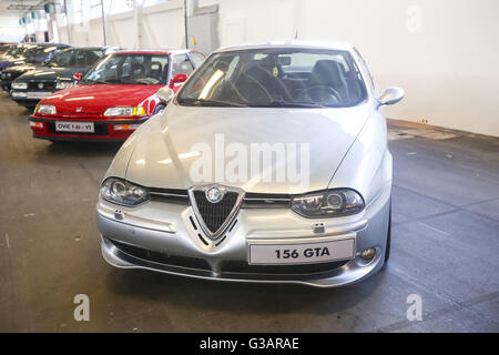 ZAGREB, CROATIE - 4 juin 2016 : une Alfa Romeo 156 exposé au automobile fast and furious course de rue à Zagreb, Croatie. Banque D'Images