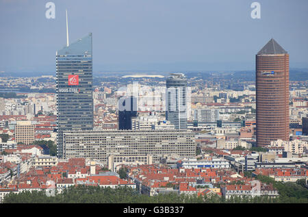 Vue générale vers le stade Olympique Lyonnais à partir de la Basilique de Notre-Dame de Fourvière à Lyon, France. ASSOCIATION DE PRESSE Photo. Photo date : Jeudi 9 juin 2016. Crédit photo doit se lire : Jonathan Brady/PA Wire Banque D'Images