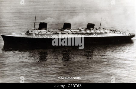 SS Normandie, paquebot transatlantique français avec Compagnie Générale Transatlantique (CGT), Ruban Bleu titulaire. Date : vers 1930 Banque D'Images