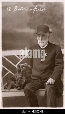 Portrait de studio, homme avec chien pékinois Banque D'Images