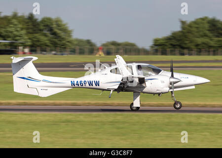 Diamond DA-42 Twin Star avion léger bimoteur N469WW Banque D'Images