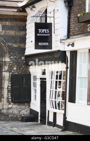 Topes Restaurant, Rochester, Kent situé dans un buiilding qui remonte à la 15ème, 16ème et 17ème siècle Banque D'Images