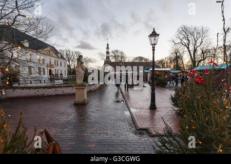 Marché de Noël à et autour de la château à douves de Dornum, Frise Orientale, Banque D'Images