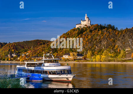 Allemagne, Rhénanie-Palatinat, Vallée du Haut-Rhin moyen, Lahnstein, le Rhin, le paysage urbain, Marksburg Banque D'Images