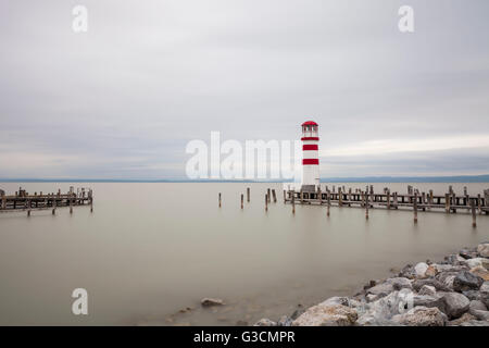 Phare à Podersdorf am See, le lac de Neusiedl, Burgenland, Autriche, Banque D'Images