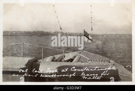 HMS Marlborough départ d'Istanbul, Turquie - août 1923 Banque D'Images