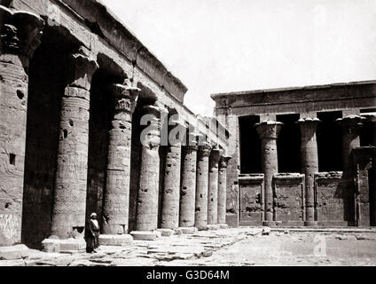 Temple à Edfou, Égypte, vers 1880s Banque D'Images