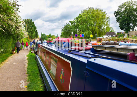 Le Grand Union Canal, Stoke Bruerne, Northamptonshire. Banque D'Images