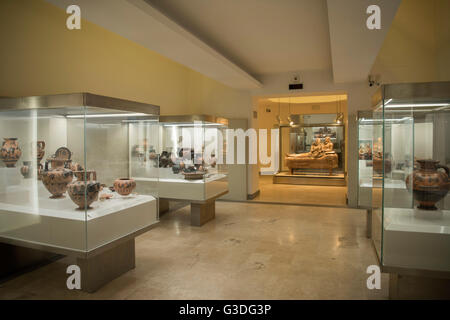 Italien, Rom, Museo Nazionale Etrusco di Villa Giulia, im Hintergrund der Armande Altaï degli Sposi Banque D'Images