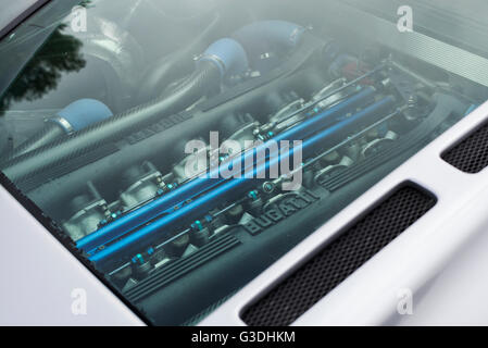 Bugatti EB110 Détail du moteur V12 Banque D'Images