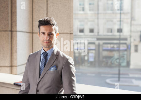 Homme d'entreprise Portrait confiant Banque D'Images