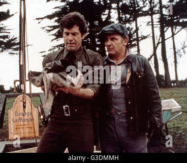 Mort et enterré, alias : Tot & begraben, USA 1981, Regie : Gary Sherman, acteurs : James Farentino (liens), Micahel Pataki Banque D'Images