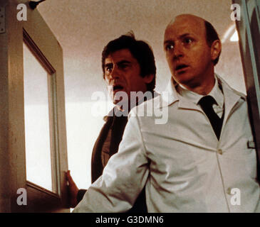 Mort et enterré, alias : Tot & begraben, USA 1981, Regie : Gary Sherman, acteurs : James Farentino (liens), Joseph Medalis Banque D'Images