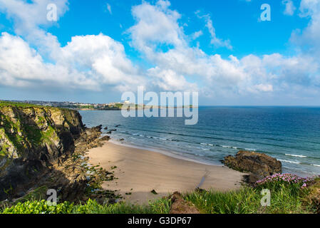 Tolcarne Beach avec tête de Towan dans l'arrière-plan. Newquay, Cornwall, UK Banque D'Images