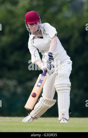 1er Maidens Marnhull XI vs Edinburgh University Women's de la XI Marnhull Maidens player en action. Banque D'Images