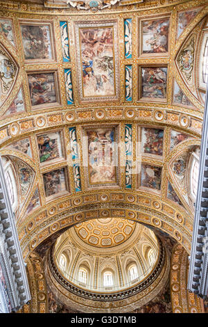 Plafond de Chiesa Del Gesù Nuovo, Piazza del Gesù Nuovo, Naples, Campanie, Italie Banque D'Images