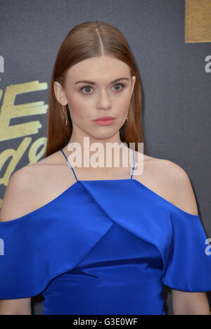 BURBANK, CA. 9 avril 2016 : Holland Roden au MTV Movie Awards 2016 à Warner Bros Studios. Usage éditorial uniquement. © Jaguar Banque D'Images