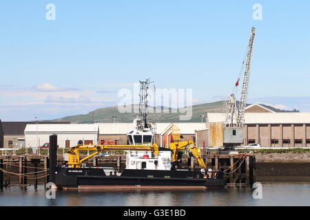 Angeline SD, un utilitaire multi Cat 2613 Damen soutenir navire exploité par Serco Marine Services, à son poste d'amarrage à Greenock. Banque D'Images