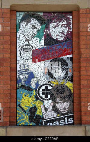 Mosaïque de Manchester créé par Mark Kennedy sur Afflecks célèbre emporium dans le quart nord de la ville Banque D'Images