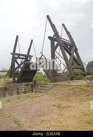 Pont-levis en bois Pont de Langlois Arles France Banque D'Images