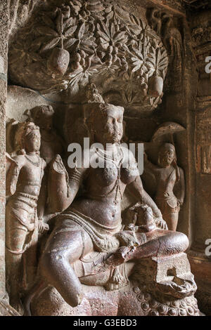 Dans les grottes d'Ellora sculpture près de Aurangabad, l'état de Maharashtra en Inde Banque D'Images