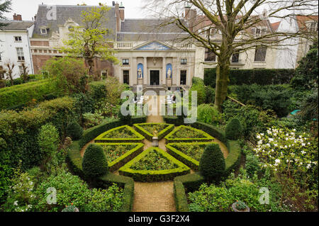 Jardin du musée 'van Loon', ''Keizersgracht'' (canal), Amsterdam, Hollande, Pays-Bas Banque D'Images