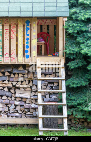 Maison de jardin en bois pour les enfants Banque D'Images