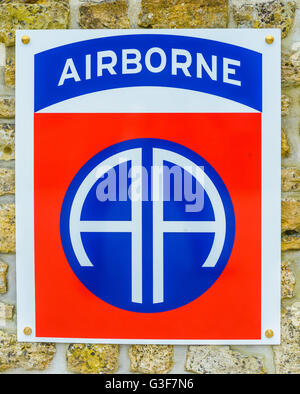 Normandie, France - Plaque de la 82e Division aéroportée américaine, un levé ou division de parachutistes qui ont sauté dans la Normandie Banque D'Images