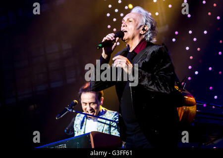 Mlano, Italie. 10 juin, 2016. ourson effectue live au stade San Siro à Milan, Italie, le 10 juin 2016, pour la nouvelle tournée de réunion ultima notte insieme : crédit mairo cinquetti/Alamy live news Banque D'Images