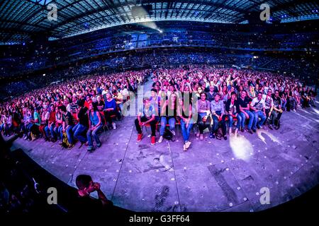 Mlano, Italie. 10 juin, 2016. ourson effectue live au stade San Siro à Milan, Italie, le 10 juin 2016, pour la nouvelle tournée de réunion ultima notte insieme : crédit mairo cinquetti/Alamy live news Banque D'Images