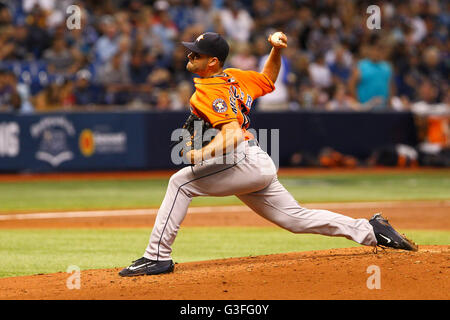 Saint Petersburg, Florida, USA. 10 Juin, 2016. Vous VRAGOVIC | fois.Astros de Houston le lanceur partant Lance McCullers (43) dans la deuxième manche du match entre les Astros de Houston et les Rays de Tampa Bay au Tropicana Field à Saint-Pétersbourg, en Floride, le vendredi 10 juin 2016. © Vous Vragovic/Tampa Bay Times/ZUMA/Alamy Fil Live News Banque D'Images