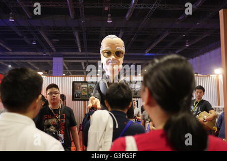 Manila, Philippines. 10 Juin, 2016. Un personnage géant de Stan Lee à la Stan Lee Museum de ToyCon. Crédit : George Buid/Pacific Press/Alamy Live News Banque D'Images