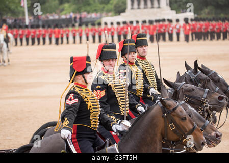 Londres, 11 juin 2016,la troupe de rois à la parade de la couleur Crédit : Ian Davidson/Alamy Live News Banque D'Images