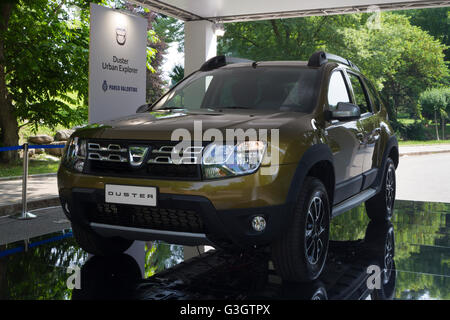 Turin, Italie. Le 08 juin, 2016. Un Dacia Duster au cours de la Parco Valentino car show, ils accueillent les voitures de fabricants mondiaux. © Marco Destefanis/Pacific Press/Alamy Live News Banque D'Images